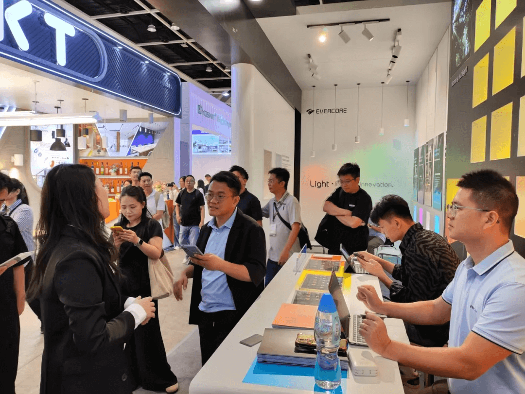Gathering in HongKong International Lighting Fair (Autumn Edition) look back